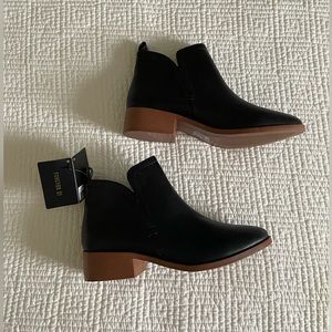 New! Forever 21 Black Chelsea Booties